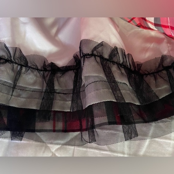 Pretty Carter”s Baby  girl Size 3 months - Picture 3 of 4